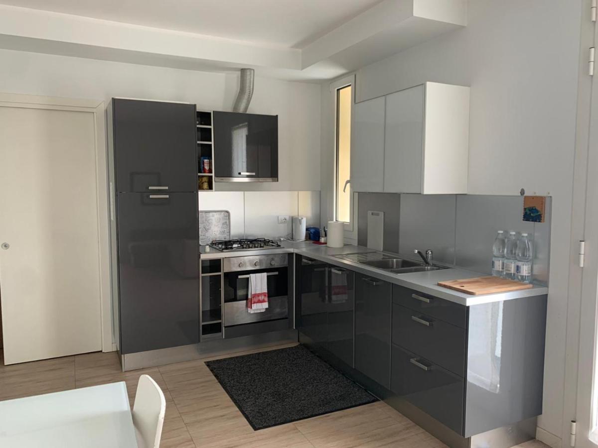 Pool House Apartment Специя Екстериор снимка