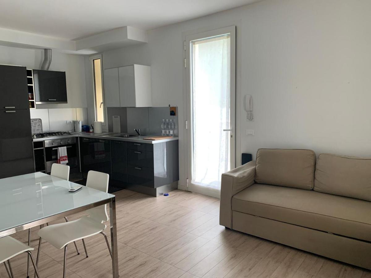 Pool House Apartment Специя Екстериор снимка