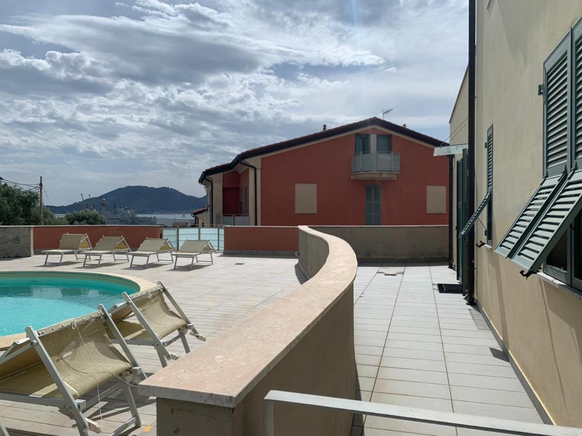 Pool House Apartment Специя Екстериор снимка